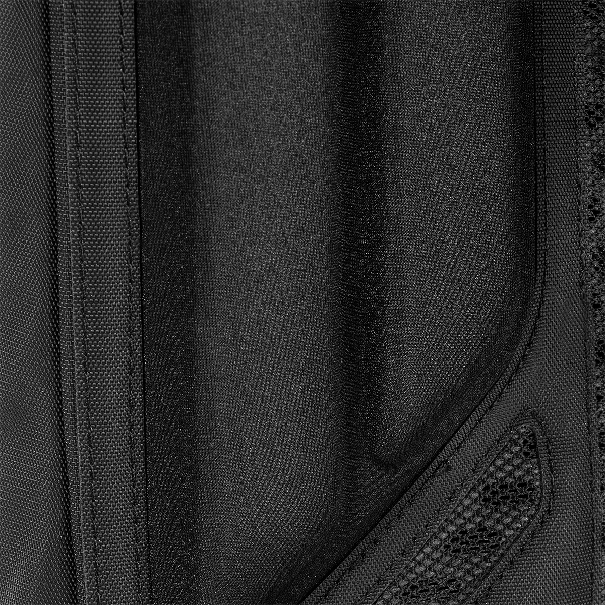 paragon-hydration-pack-w4 Paragon_Black_Texture.png