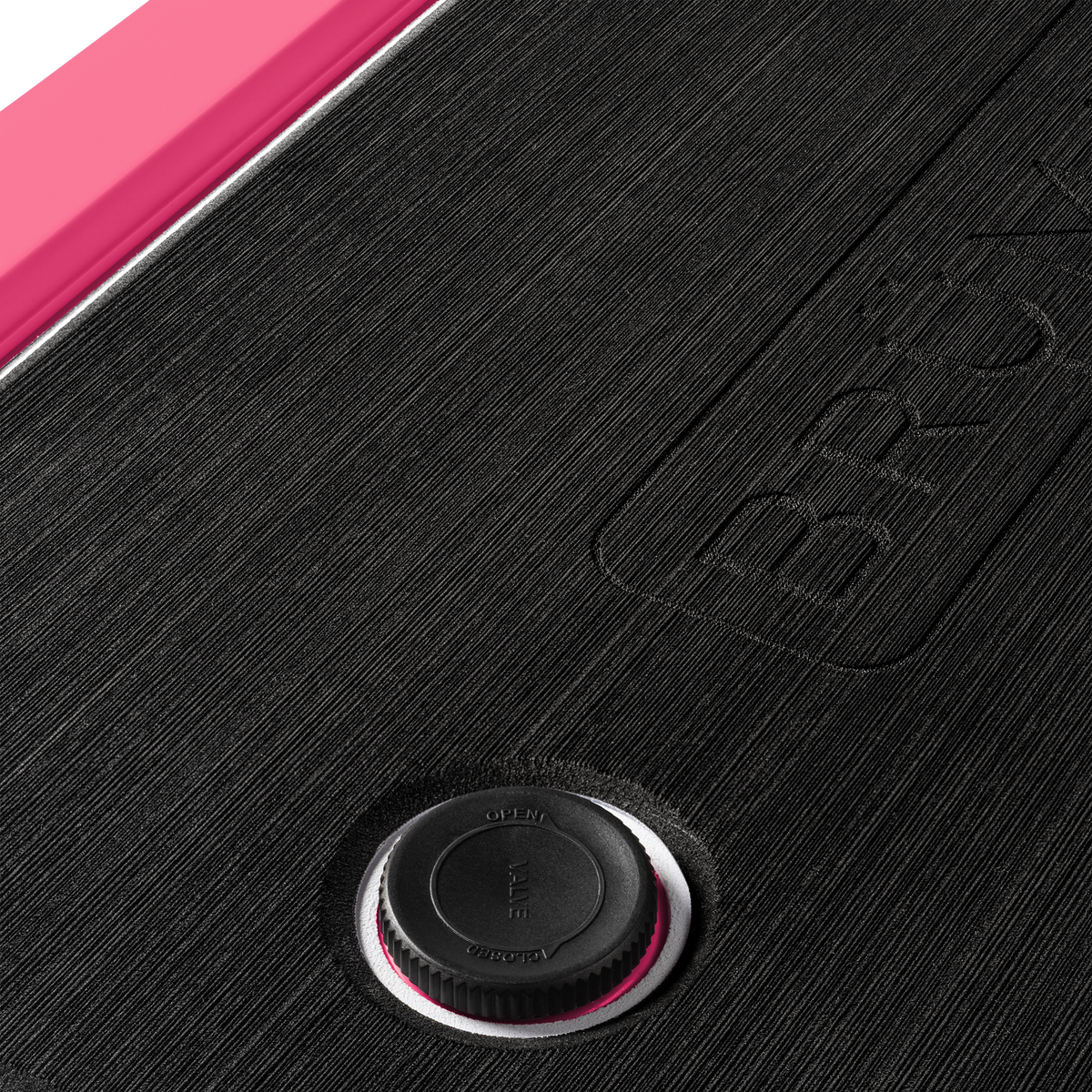 brutank-t2 brutank-55qt-neonpink-vent.png
